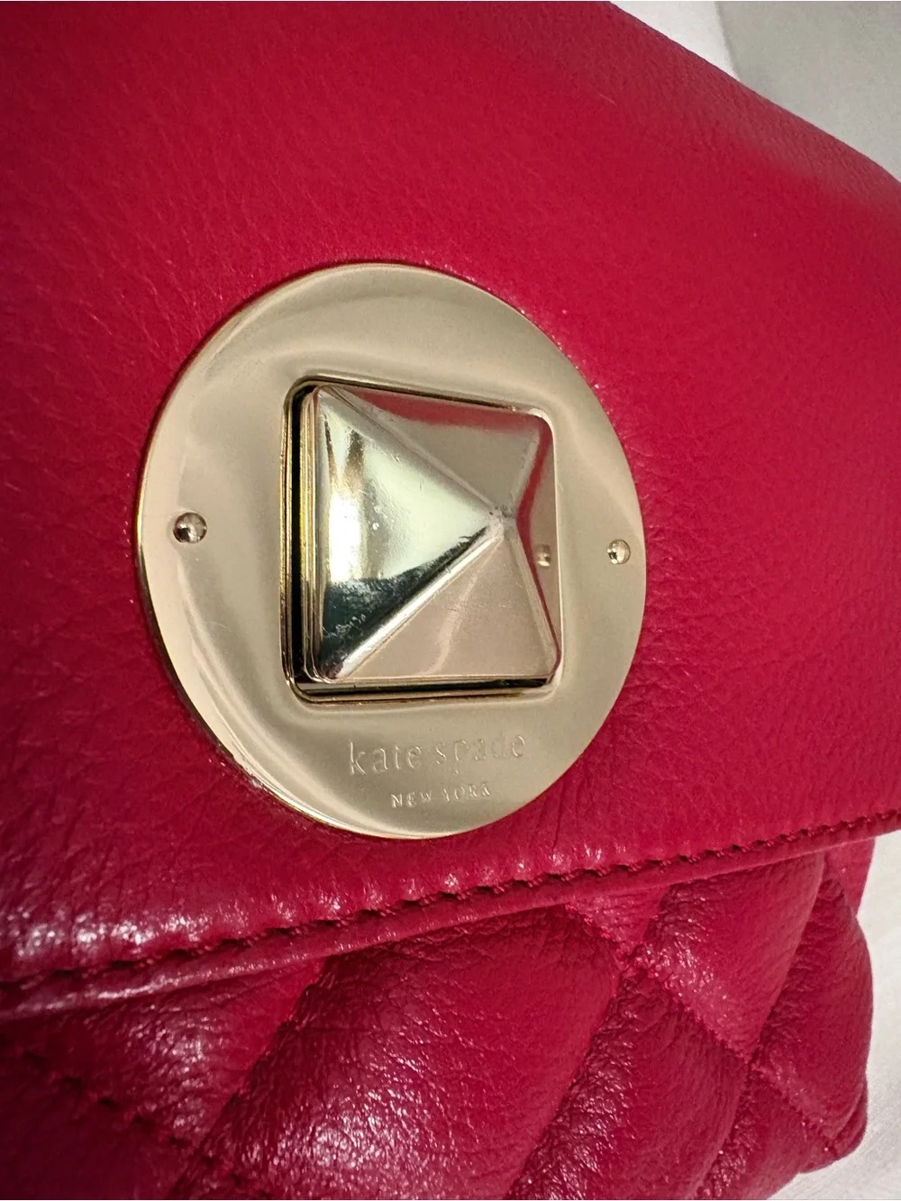 Kate Spade CherryRed Quilted Leather Crossbody Bag Gold Turnlock Chain Strap Y2K